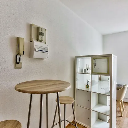 Studio With Blooming Terrace Apartment *