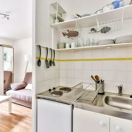Apartment Studio With Blooming Terrace *