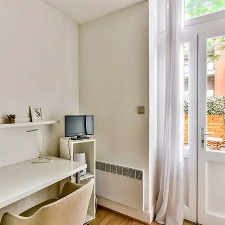 Studio With Blooming Terrace * Toulouse